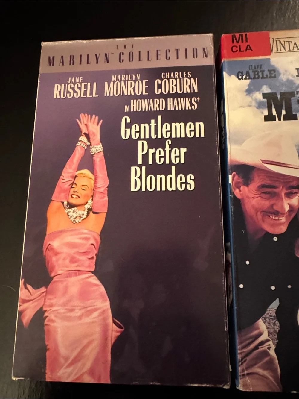 Marilyn Monroe VHS 📼 lot of 2 movies _ The MISFITS & Gentlemen Prefer Blondes 💫